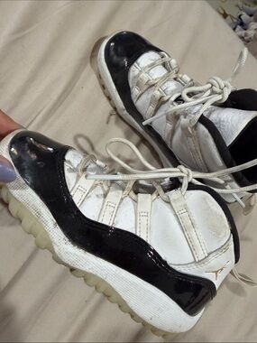 Jordan White & Black Patent Leather Toddler Sneakers with Gold Jumpman